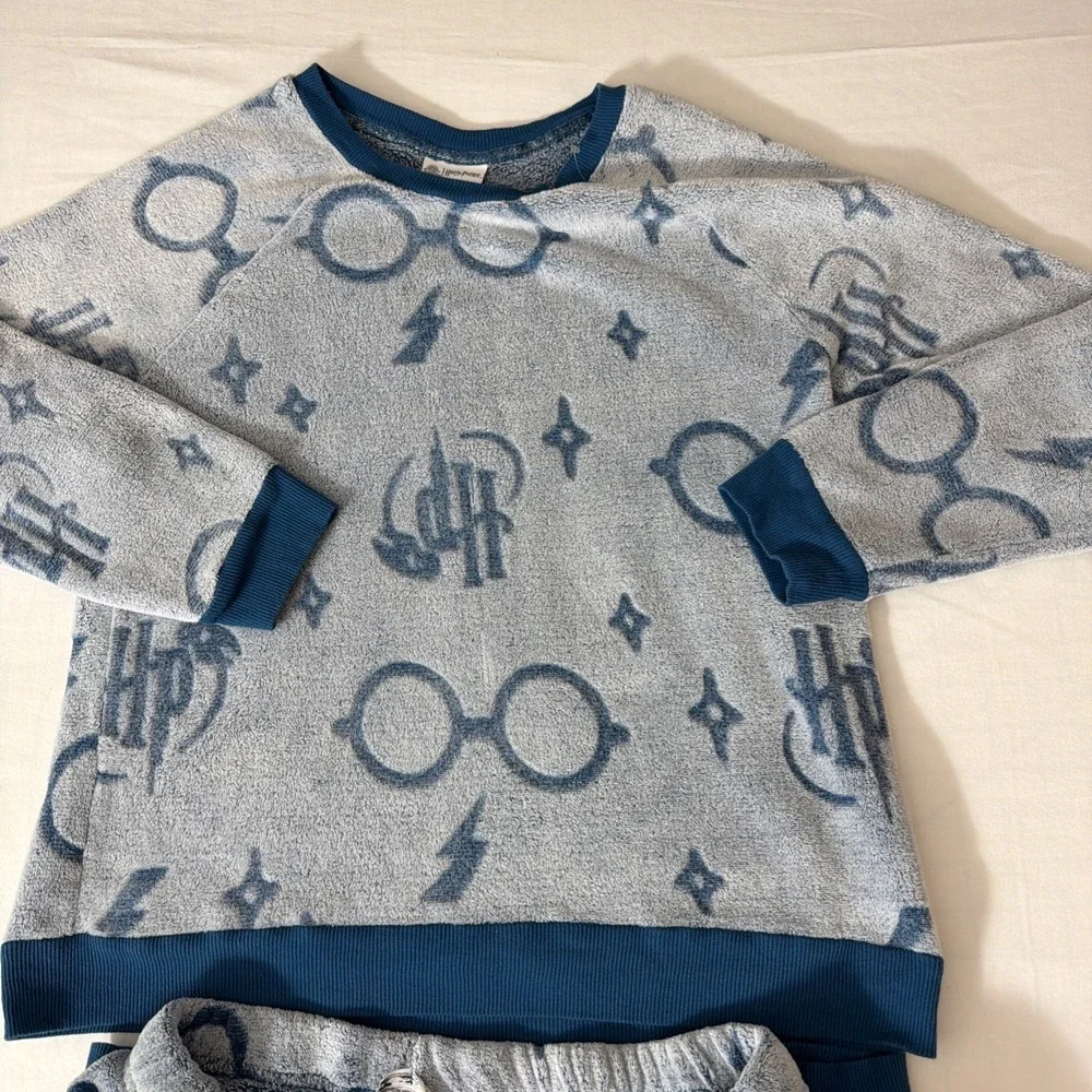 Wizarding World of Harry Potter Women’s Fleece Pajama Set